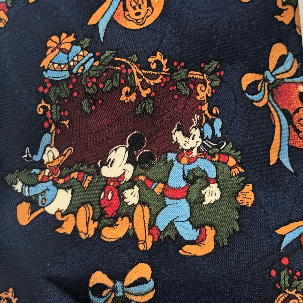 Disney Mickey Mouse Christmas Tie - Picture 4 of 7